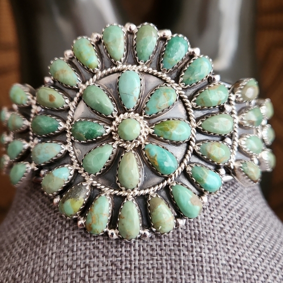 Amazing NWT Native American Navajo Turquoise Flower Cluster Cuff Bracelet 💙 - Picture 3 of 16